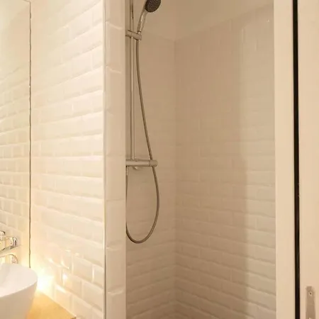 Appartamento Mykeypers - Cozy Near Canal Saint Martin Parigi